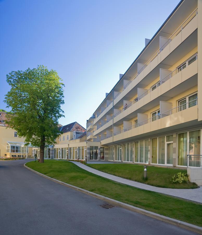 Готель Badener Hof Екстер'єр фото